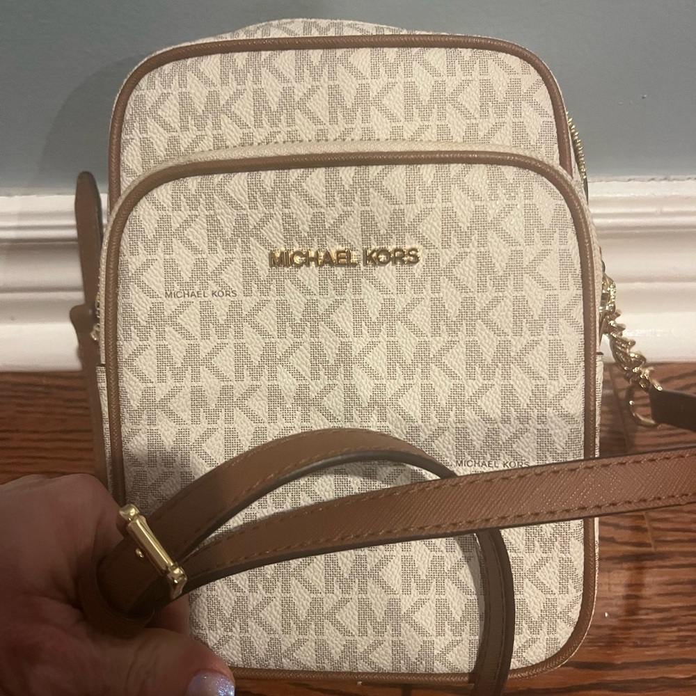 Great bag especially for travel or just every day.